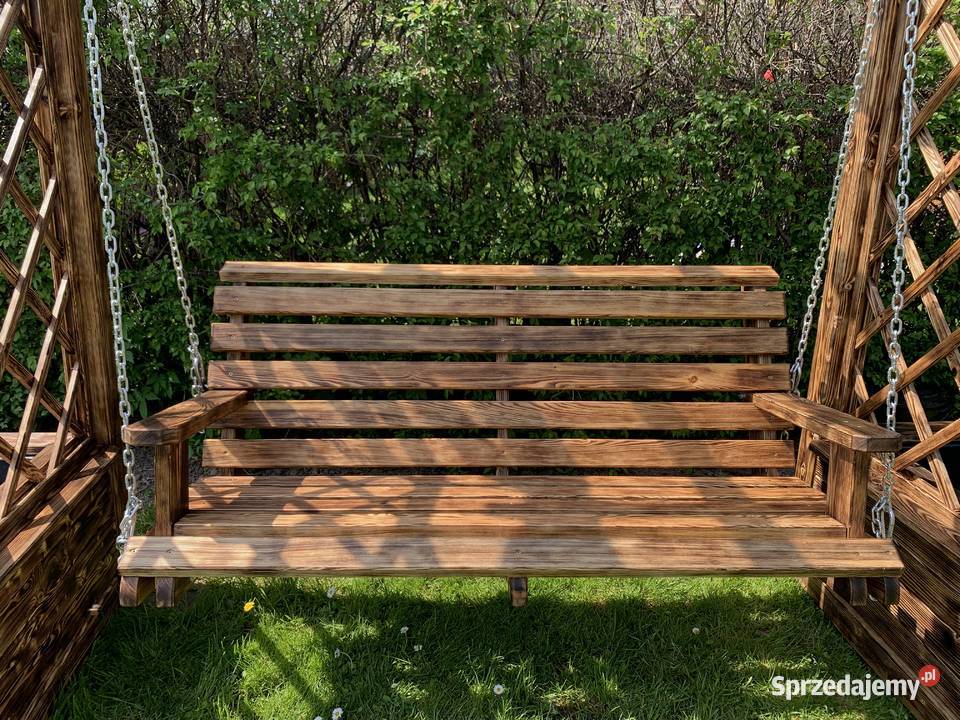 Huśtawka ogrodowa z pergolą i donicami lubelskie