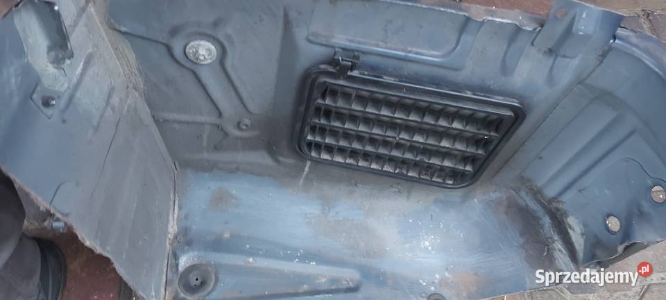 Wnęka prawa mercedes w202 kombi
