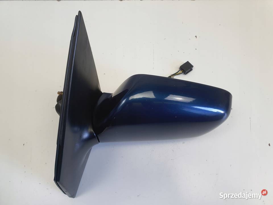 LUSTERKO Toyota Yaris II 0511r LEWE KIEROWCY