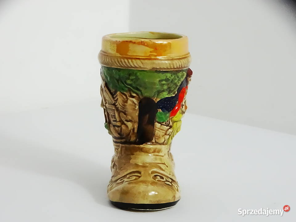 Figurka ceramiczna scena ludowa w formie buta 13 Biłgoraj