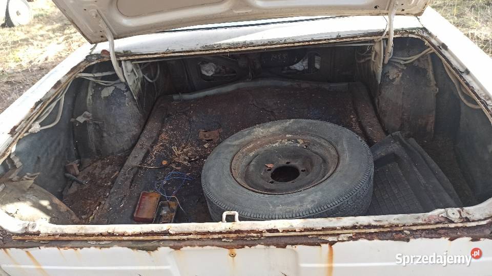 Wołga GAZ 24 w całości na części