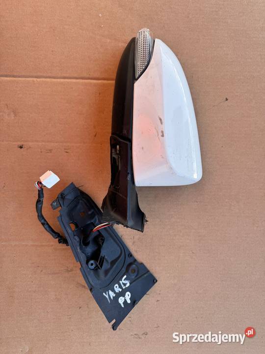 Lusterko prawy przód Yaris III 1120 5d 7 pinów Motoryzacja małopolskie Brzesko