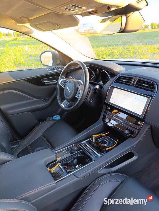 Jaguar F pace 4x4 17 światła do jazdy dziennej