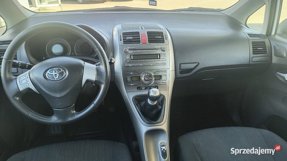 Toyota Auris 16 benzyna Rok produkcji 2010 Rzeszów sprzedam