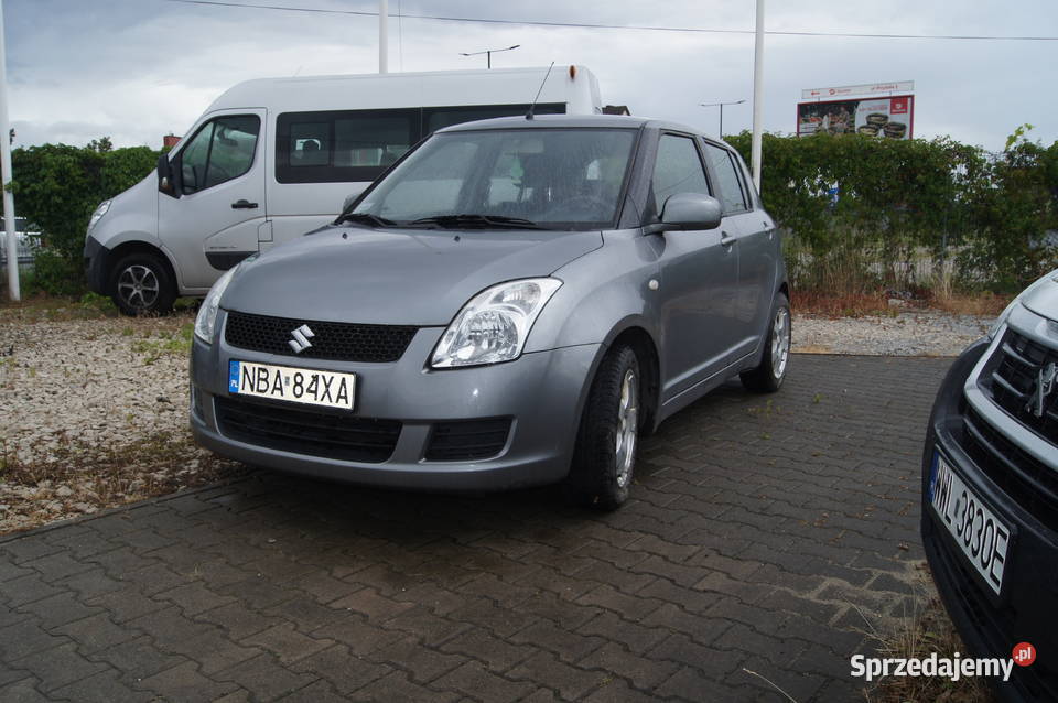 Suzuki swift benzyna uszkodzony tył Warszawa sprzedam