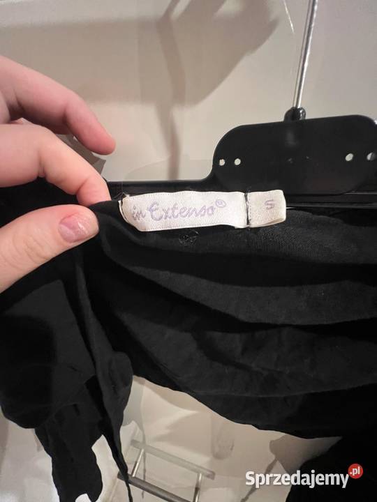 Lekki i wygodny sweterek z wiązaniem L