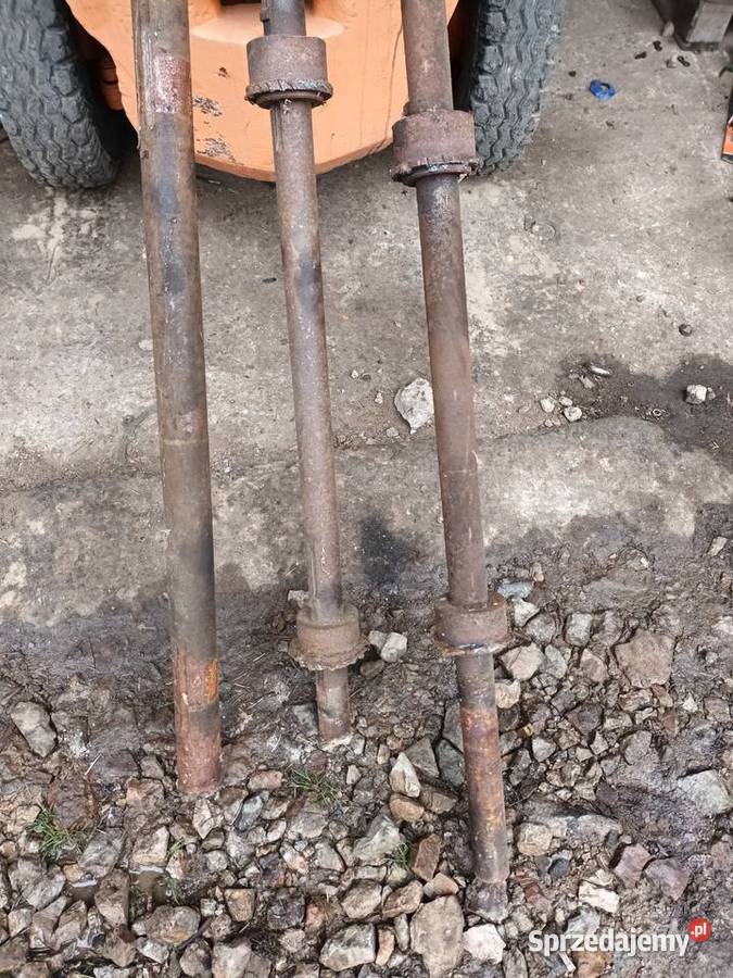 Wał odrzutnika słomy młocarni John Deere Bukowie