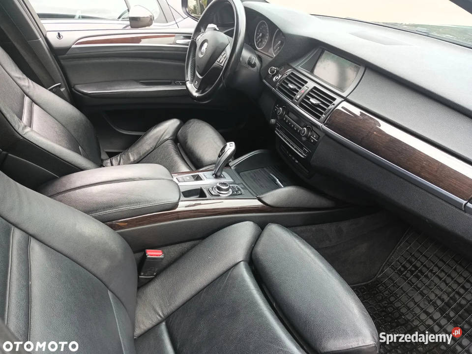 BMW X6 40d 306 Salon