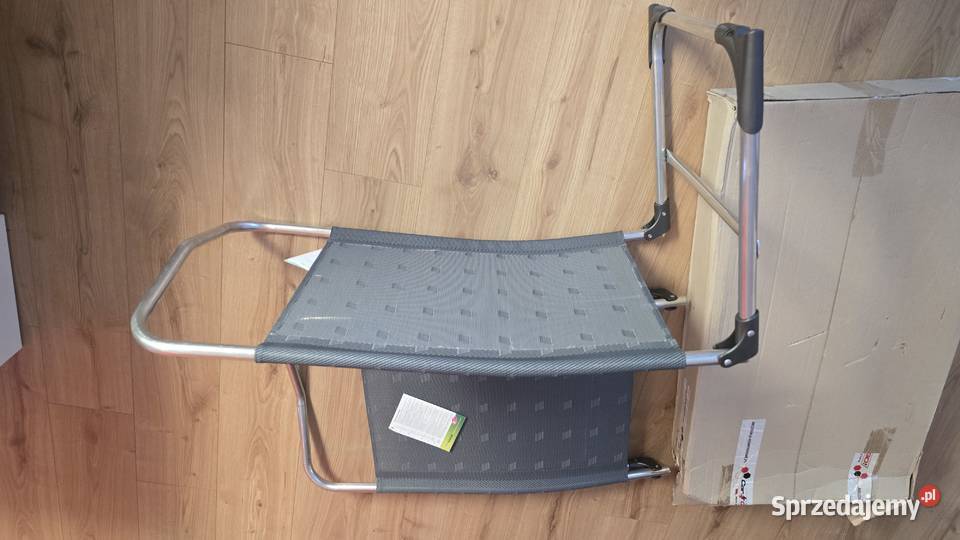 Podpora pod nogi sampler podnóżek granatowy Sobótka