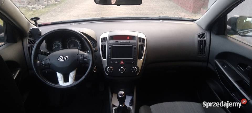 KIA CEED 16 CVVT PDW niski przebieg pełny serwis Rok produkcji 2012