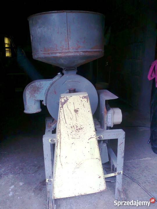 Młynek do zboża śrutownik bijakowy nieuszkodzony Maszyny rolnicze Wadowice