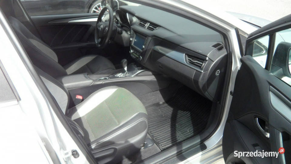 Toyota Avensis III 2009 srebrny Sadlno