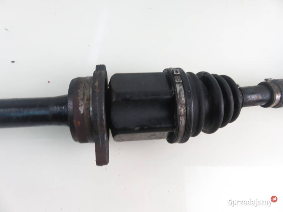 PÓŁOŚ PRAWA PRZEDNIA TOYOTA COROLLA e12 20 D4D osobowe sprzedam