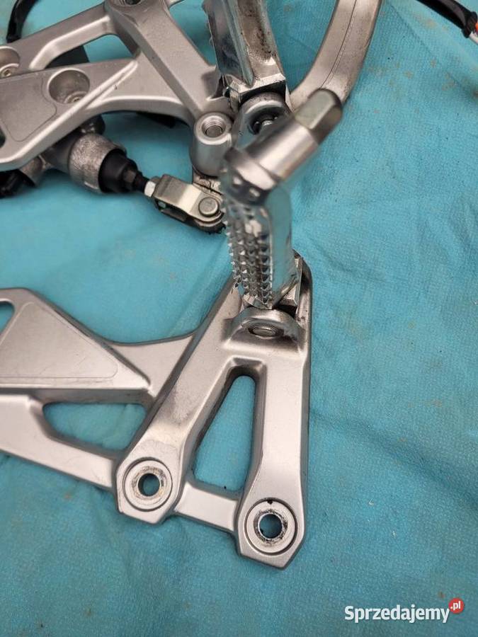 SUZUKI GSX 8 R 2023 SET PODNÓŻEK PASAŻERA SETY wielkopolskie Nowy Tomyśl