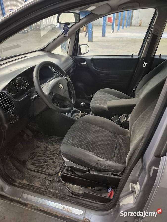 Opel Zafira 20 DTI 2004 r Ford Transit Connect 2000cm3 świętokrzyskie Kielce
