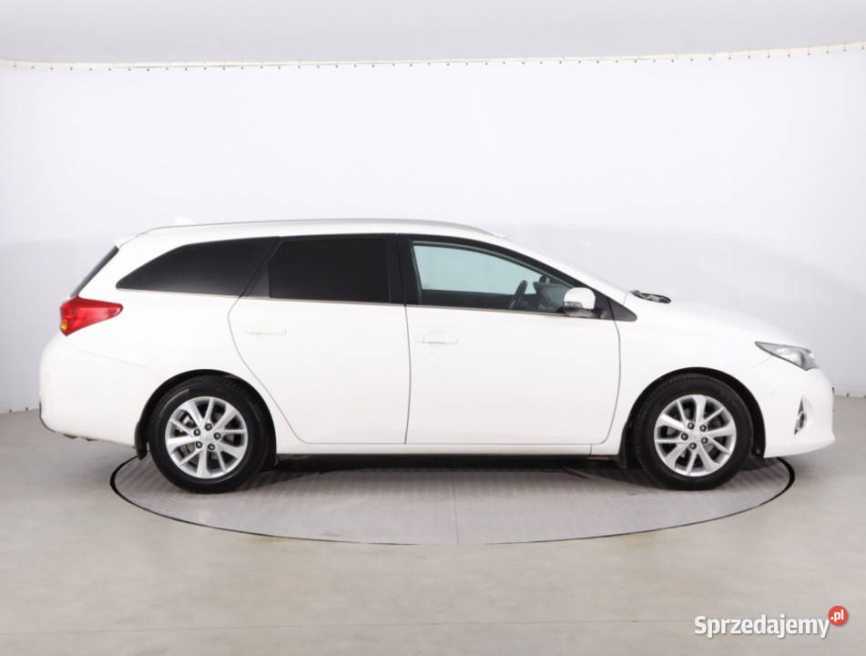 Toyota Auris 16 Valvematic Auris Piaseczno