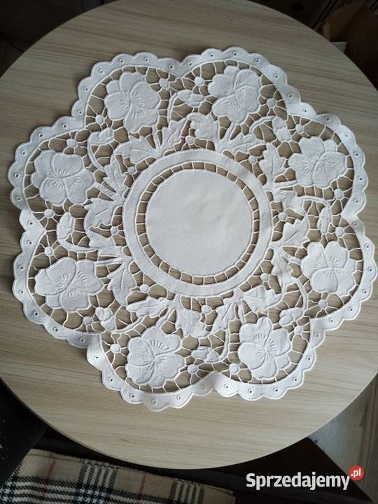 Duża serweta ręczny haft richelieu Jarocin sprzedam