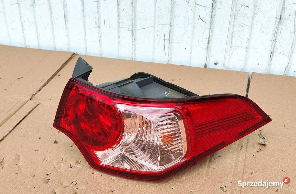 HONDA ACCORD VIII 0811 SEDAN LAMPA PRAWA TYŁ