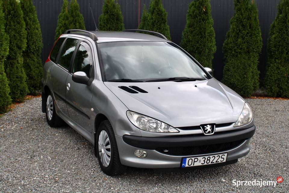 SW 2003r 14 Salon Polska benzyna Radwanice