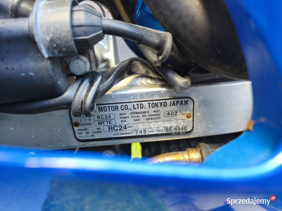 Honda VFR 750 F RC24 V4 1990r benzyna Brusy