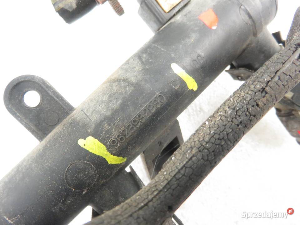 LISTWA WTRYSKOWA CITROEN SAXO 14 VTS 9628982980C sprzedam