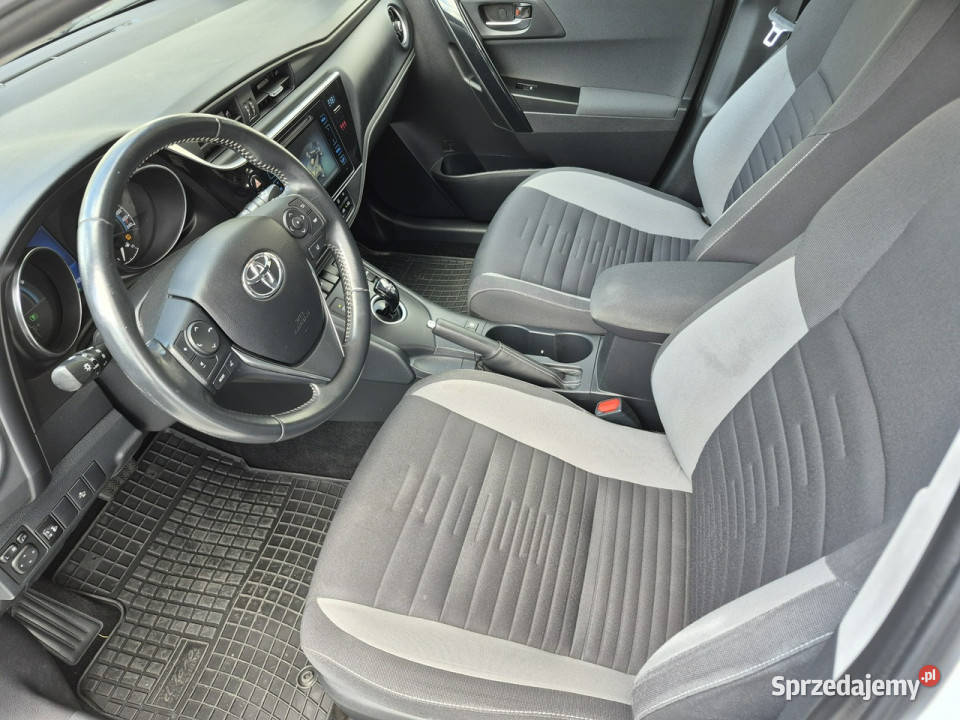 Toyota Auris 18 hybrid climatronic kamera grzane ESP Drelów
