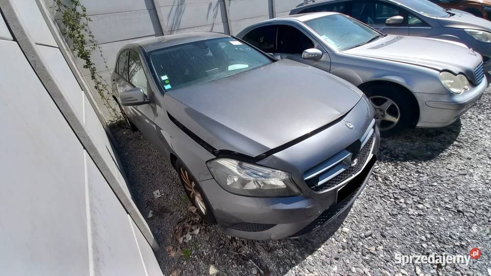 MercedesBenz Klasa A W176 15 Mercedes A180CDI światła LED wielkopolskie sprzedam