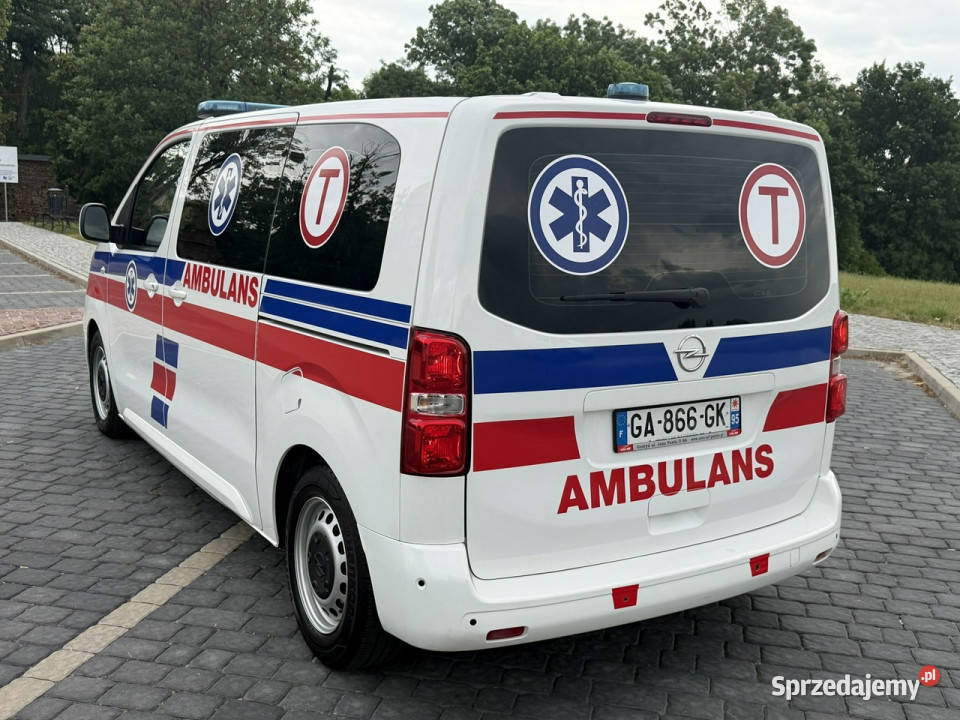 ambulansy Opel Vivaro Opel Vivaro oryginalny wielkopolskie Gostyń