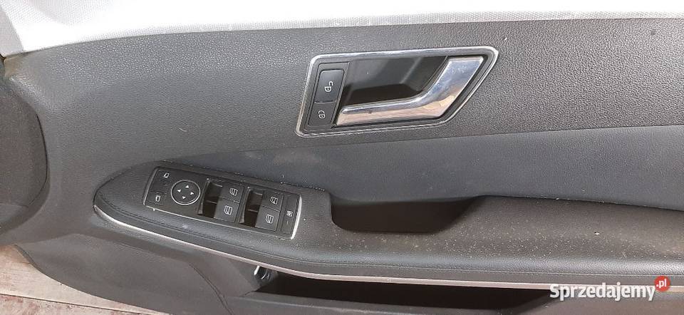 Boczek tapicerka drzwi Mercedes W212 Prawy przód Włoszczowa