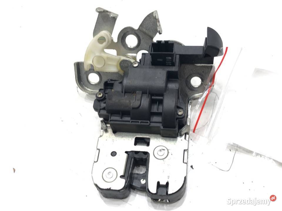 ZAMEK KLAPY TYŁ AUDI A3 8P Hatchback 8K9827505A Motoryzacja sprzedam