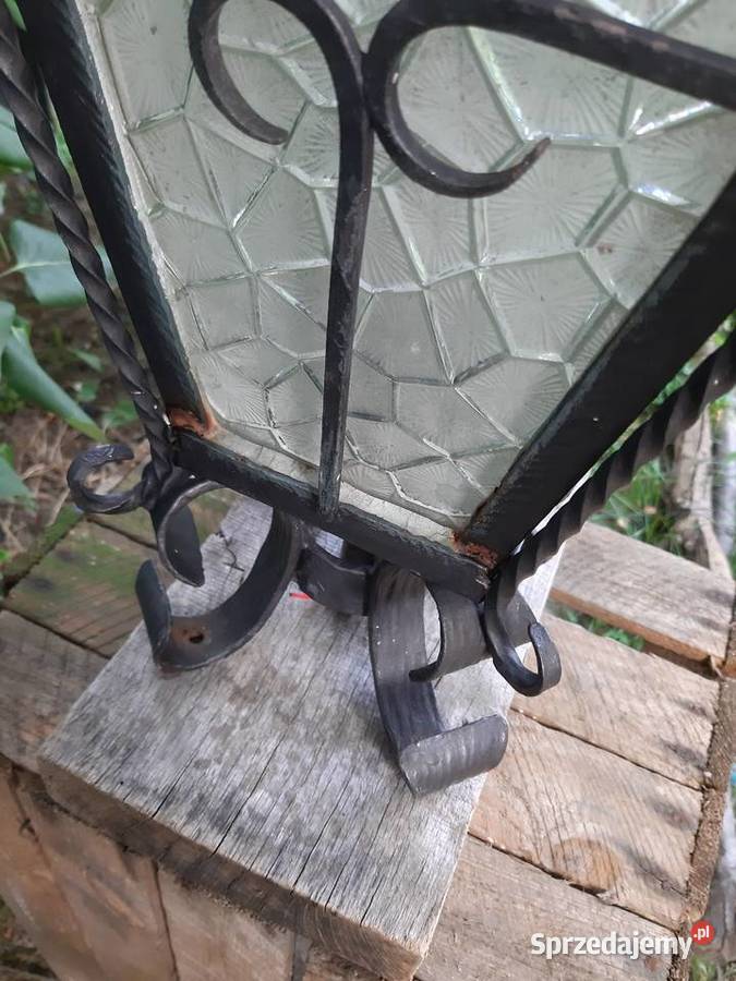 Stara retro lampa zewnętrzna duża latarnia
