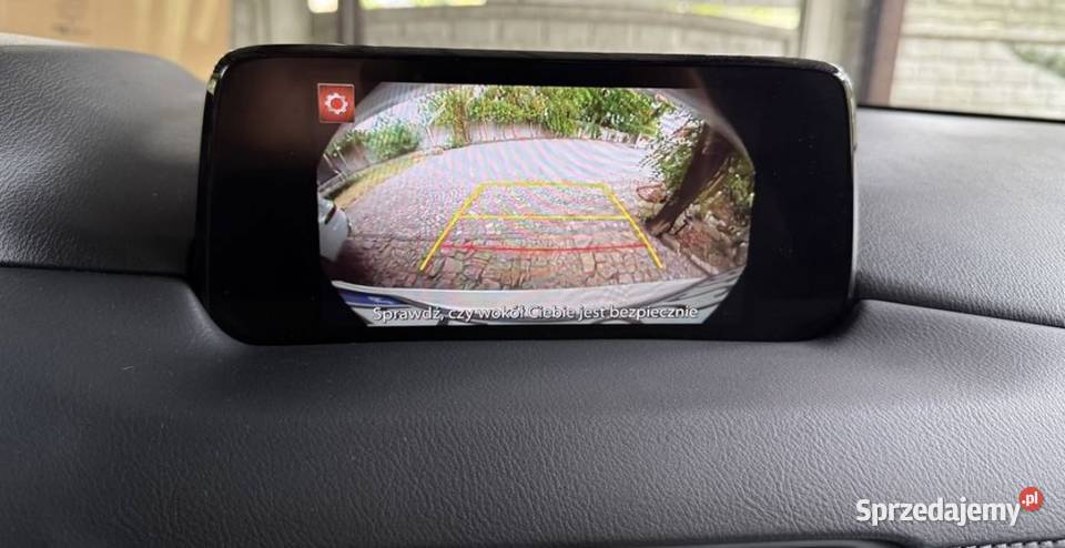 Piękna biała Mazda CX5 biały