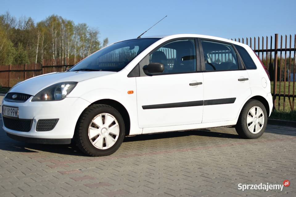 Sprzedam Forda Fiestę MK6 z 2008 roku 4/5