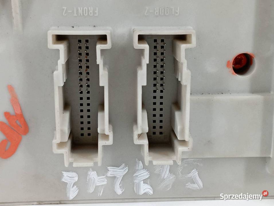SKRZYNKA BEZPIECZNIKÓW 3M5T14A073DF Ford Focus C sprzedam