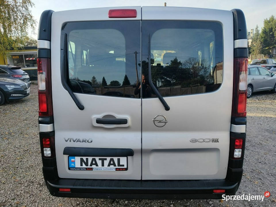 Opel Vivaro 162000 9 osób Super stanModel 2018 Vivaro