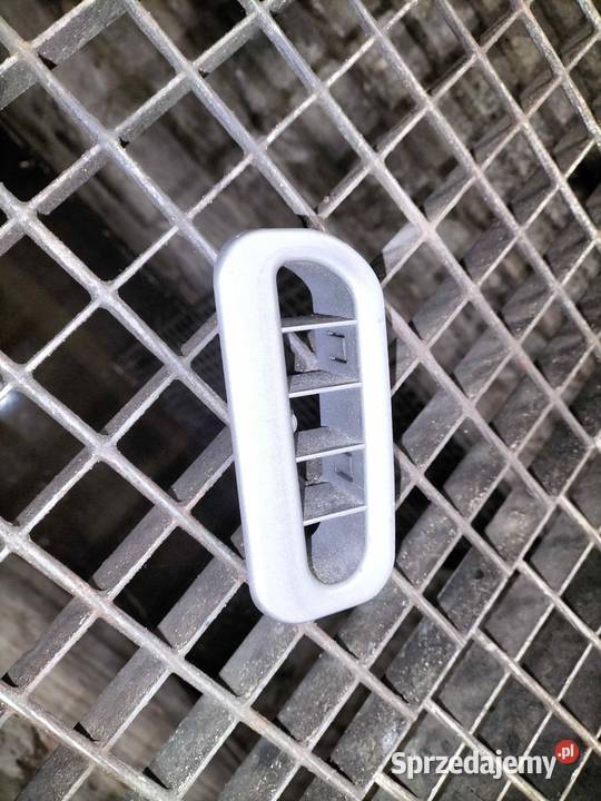 Kratka nawiewu BMW E65 E66 Poręba