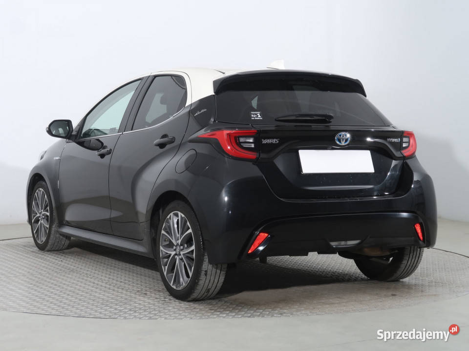 Toyota Yaris 15 VVTi Hybrid światła LED