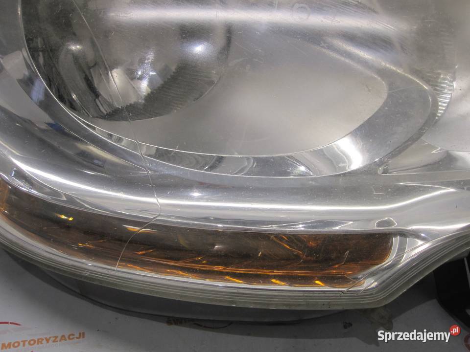 CITROEN DS4 20 HDI 11r lampa prawa przód Kielce