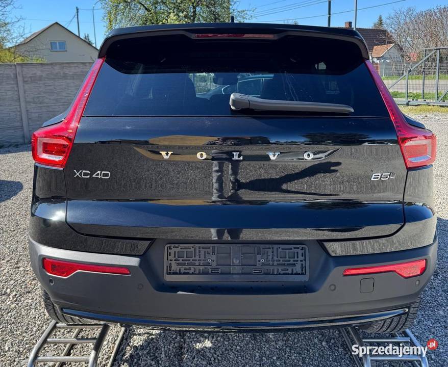 VOLVO XC40 B5 AWD MOMENTUM PRO 20 benzyna 250 podkarpackie Nisko sprzedam