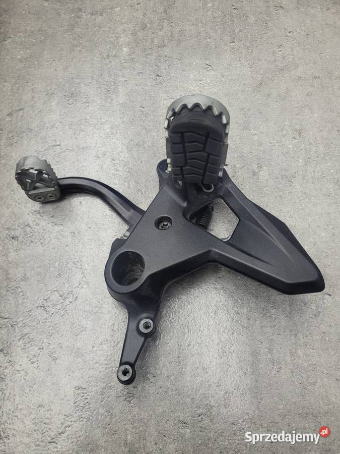 KTM 890 ADV SMT OEM 23 SET PODNÓŻEK DŹWIGNIA Podnóżki i stopki Podnóżki i stopki Nowy Tomyśl