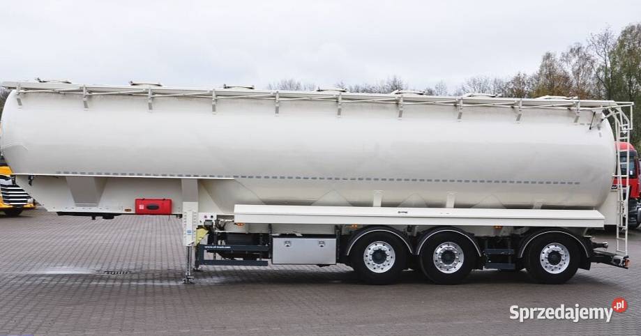 Naczepa do paszy 7 kom 3 osie