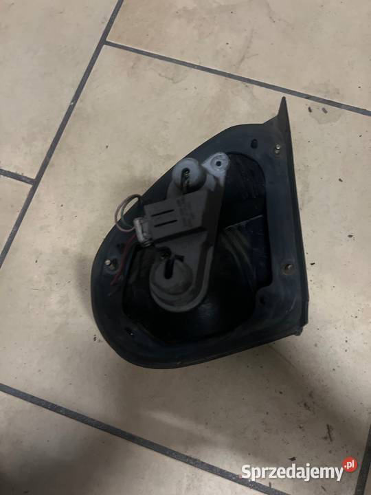 Lampa tyl prawa w klapę daewoo lanos sedan osobowe Lampy tylne Margonin
