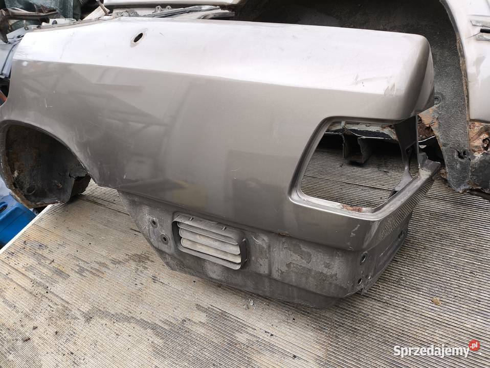 Mercedes W124 błotnik tylny lewy prawy sedan osobowe