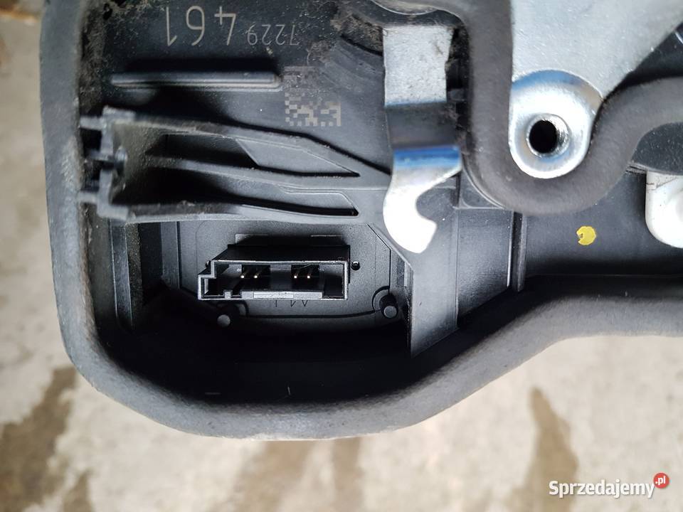 BMW 1 BMW 3 E87 LCI E90 LCI ZAMEK DRZWI LEWY Turek sprzedam