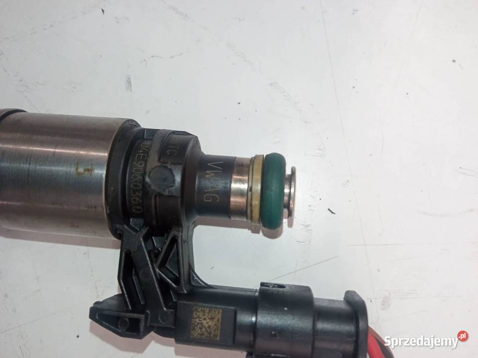 WTRYSKIWACZ 0261500354 04E906036Q 12 TSI Skoda osobowe