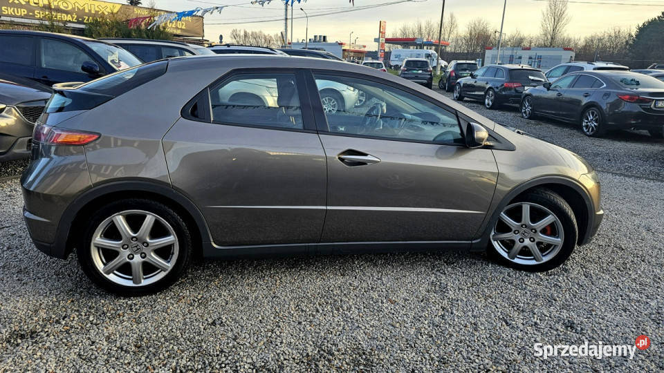 Honda Civic 18 Benzyna Super Stan Welur Mozliwa lakier metallic Civic Świdnica