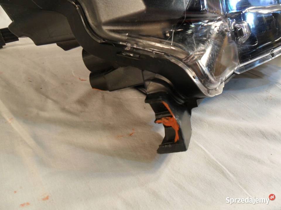 REFLEKTOR LAMPA PRAWA PRZÓD NOWA NISSAN LEAF osobowe wielkopolskie Nowy Tomyśl