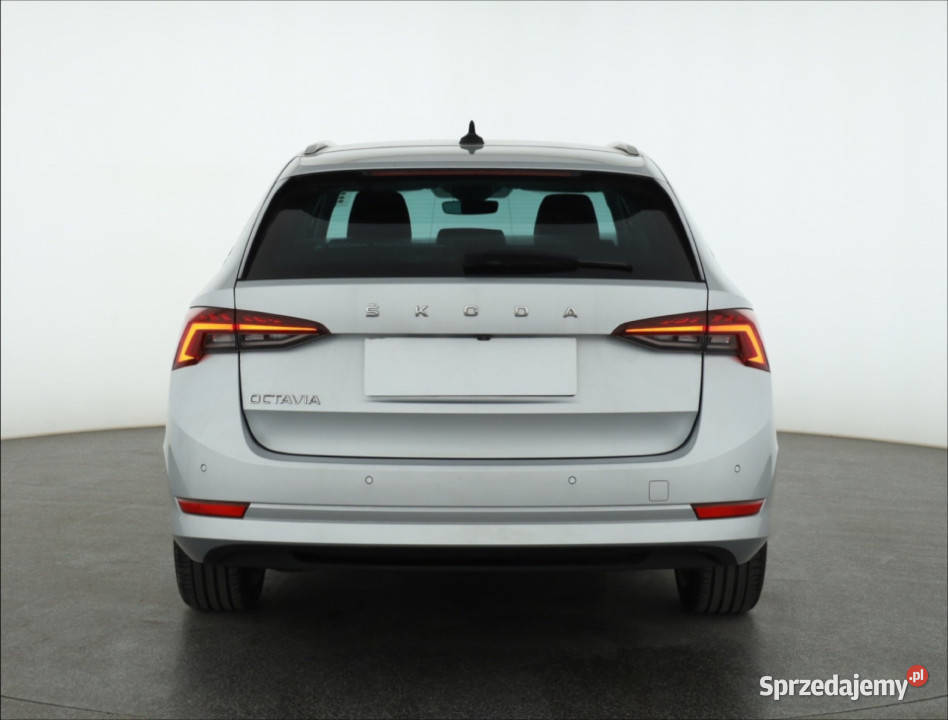 Skoda Octavia 15 TSI Rok produkcji 2022 mazowieckie Piaseczno