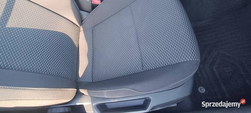 Volkswagen Golf VII bezwypadkowy garażowany Rok produkcji 2018 Goszczanów sprzedam