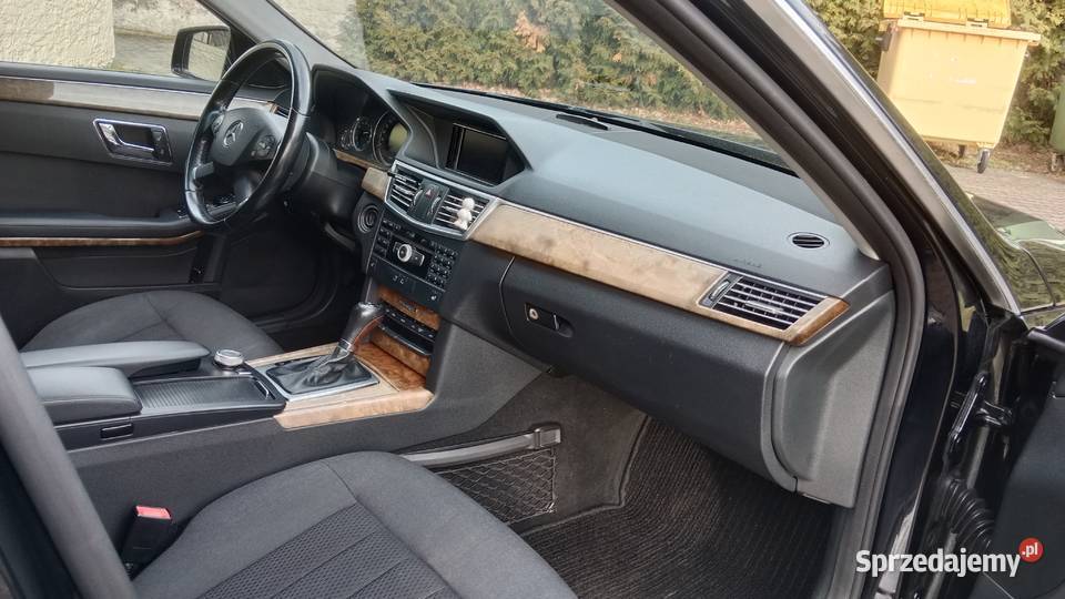 MERCEDES W212 18 BENZYNA 183 ELEGANCE